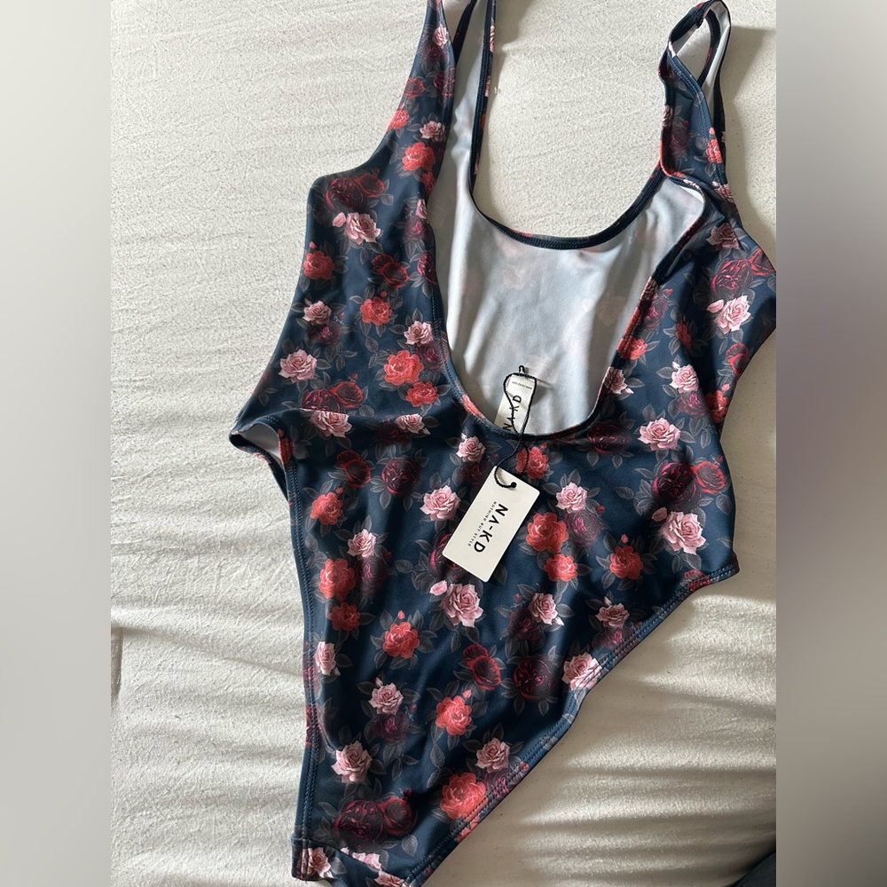High leg swimsuit